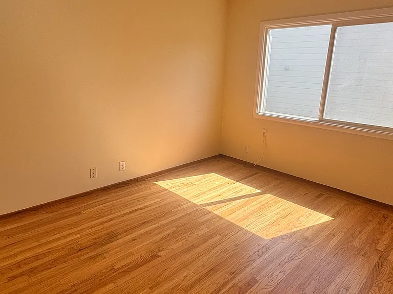 2652 Quintara St — Photo 16