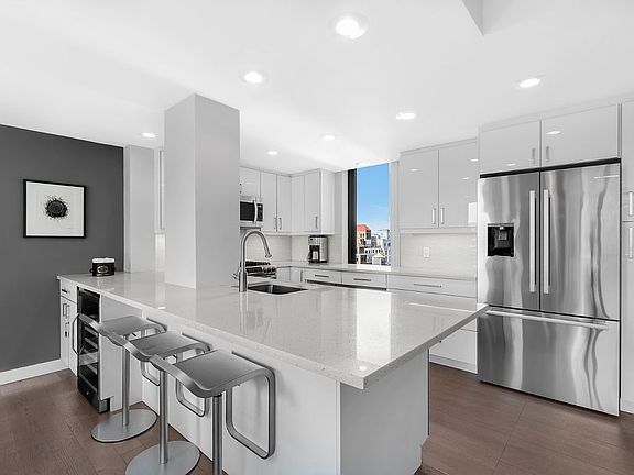 2nd image of 115 E 87th St APT 22C