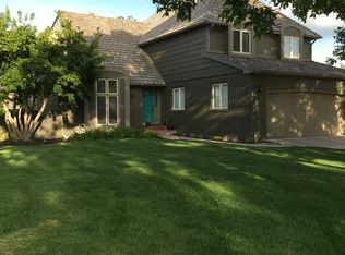 8423 E Greenbriar Ct, Wichita, KS 67226