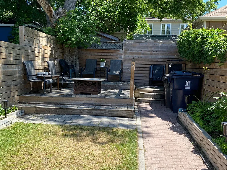 1263 Woodbine Ave #UPPER — Photo 7