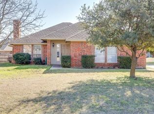1719 Blackfoot Dr, Cleburne, TX 76033