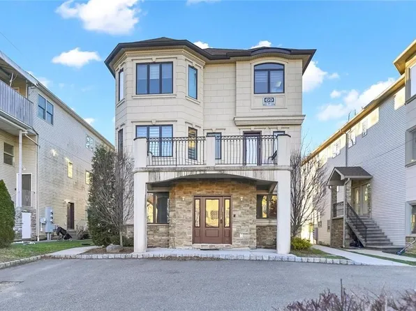 69 Decatur Avenue #201, Spring Valley, NY 10977