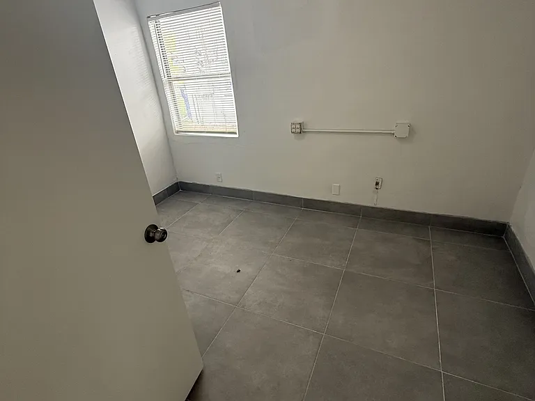 512 N 6th St — Photo 10