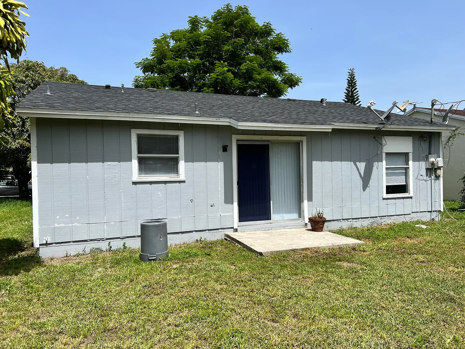 3 bed, 2.0 bath, 1050 sqft, $2,700 — Photo 3