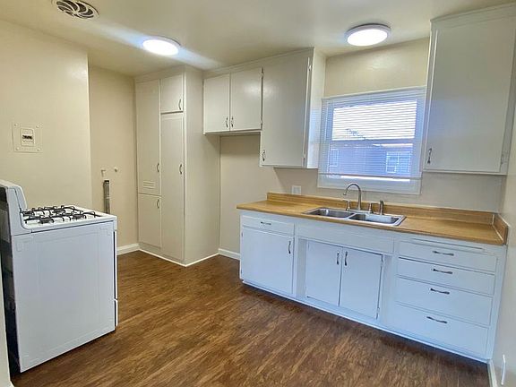 3rd image of 302 1/2 N Bush St APT D