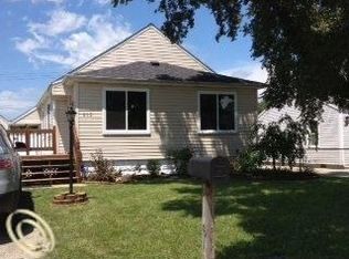 815 Huber Dr, Monroe, MI 48162