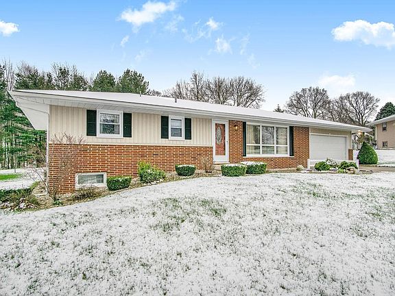3rd image of 24264 Pleasant View Dr