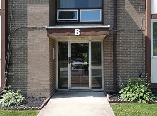 3901 Fort St APT 204, Trenton, MI 48183