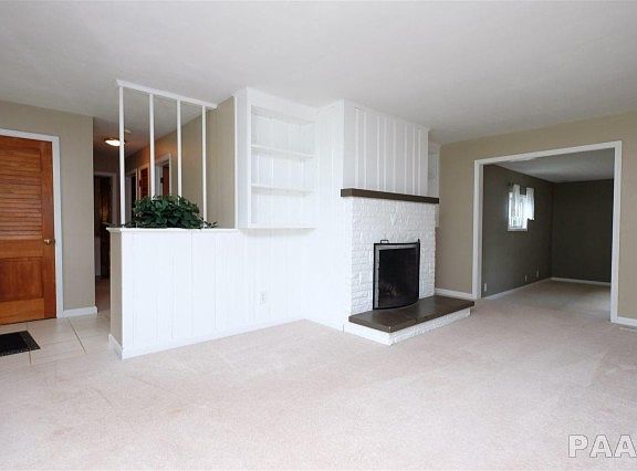 3rd image of 1817 W Clarewood Ave