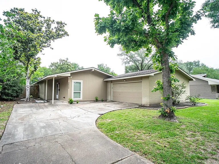 4522 Briarbend Dr — Photo 1