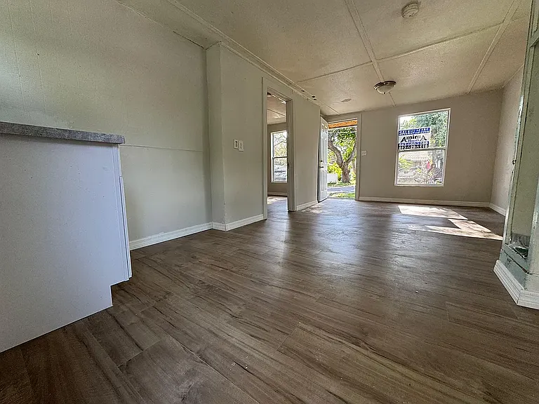 8903 N Dexter Ave — Photo 5