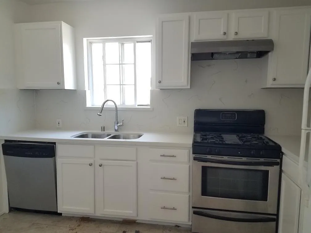 135 N Gale Dr — Photo 4