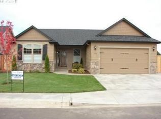 1042 Ladd Ave, Junction City, OR 97448