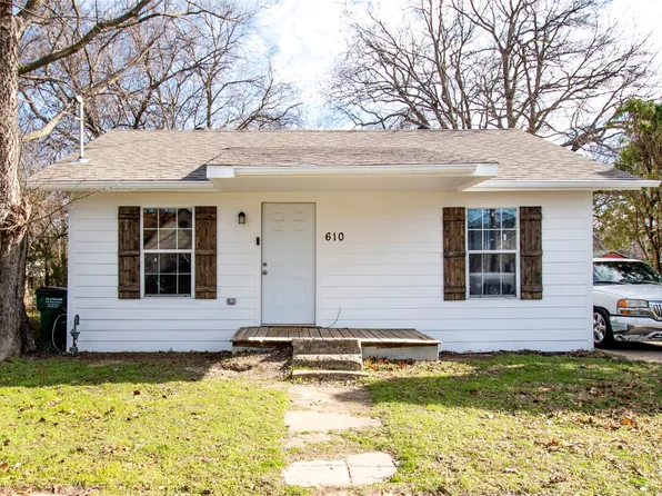 610 Ritchey St, Gainesville, TX 76240
