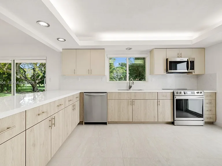 2045 SW 125th Ct — Photo 11
