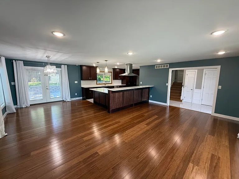 2500 Bluff Blvd — Photo 27