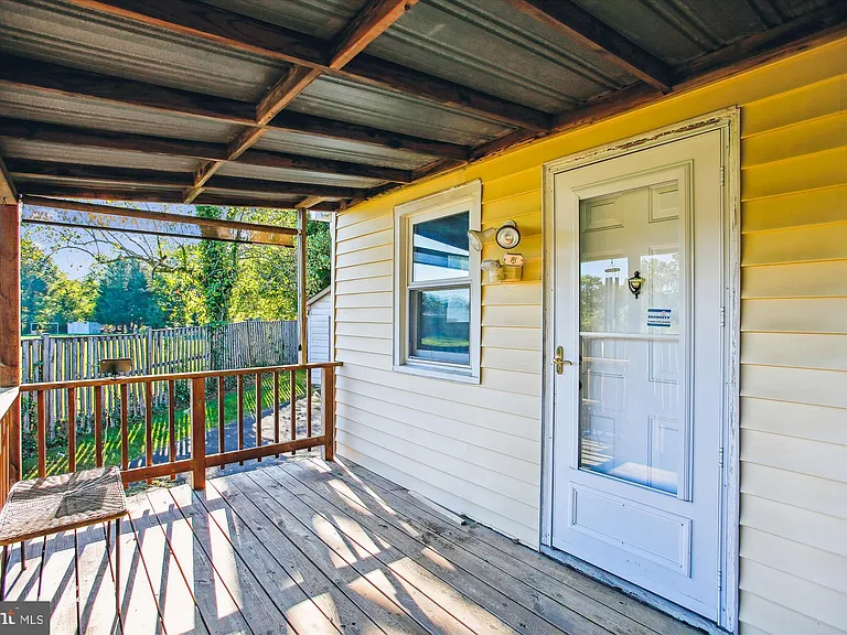 2405 Phillips Dr — Photo 8