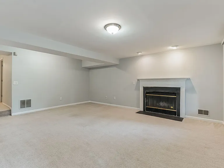 5201 Dunstable Ln — Photo 12