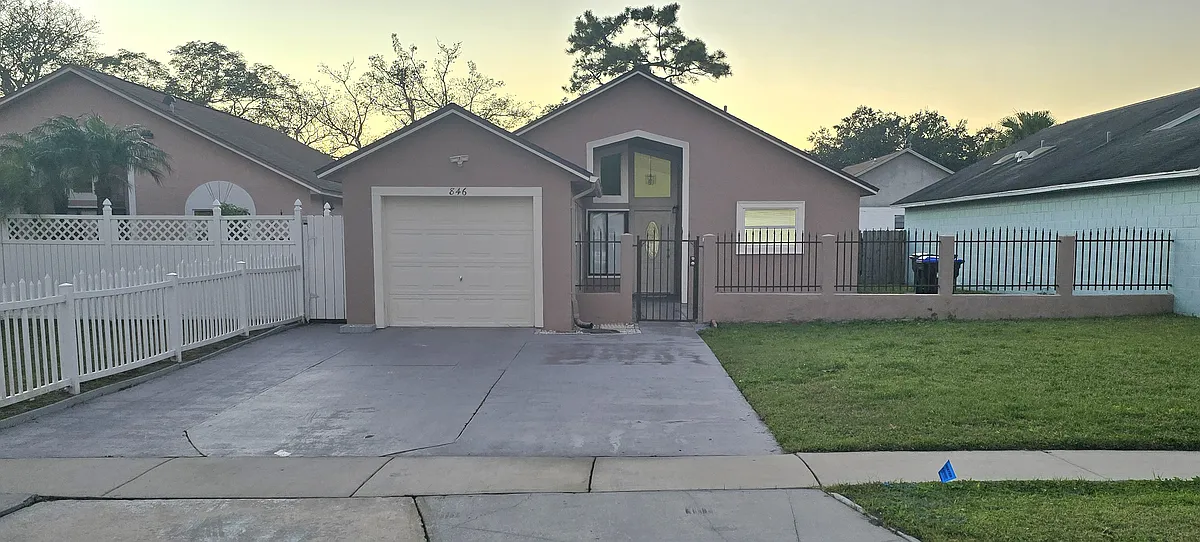 Building Photo - 846 Grenadier Dr