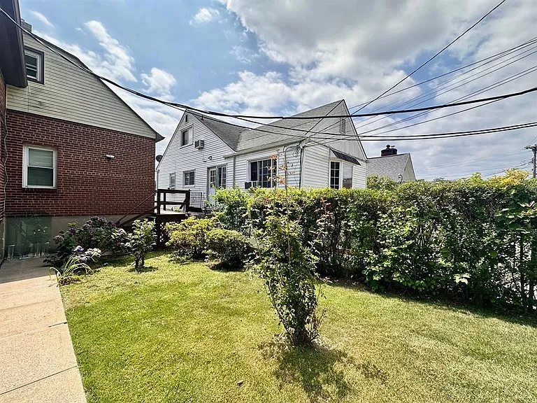 25 Hillview Ave #2 — Photo 9