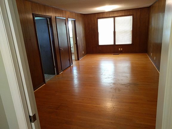 5th image of 309 Meadowbrook Dr SE