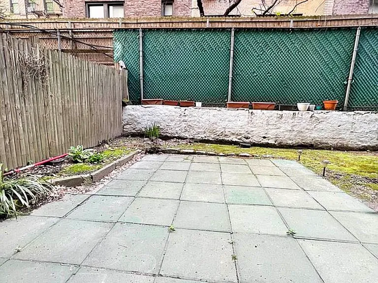 152 E 84th St #1F — Photo 9