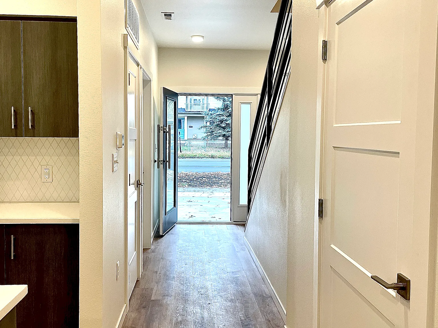 4 bed, 2.5 bath, 1400 sqft, $1,995 — Photo 4