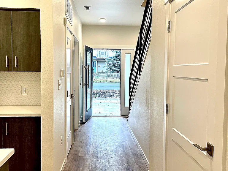 2511 N Hamilton St #3 — Photo 4