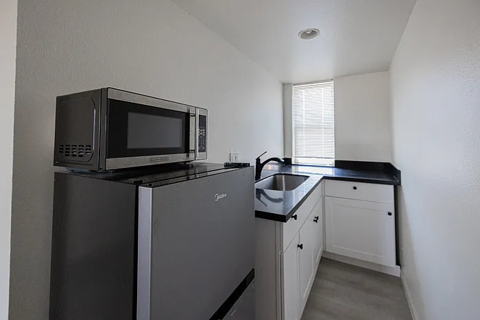 1915 N 26th Pl #6 — Photo 7