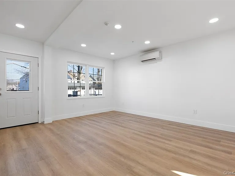 9 Lagrange Ave #1 — Photo 8