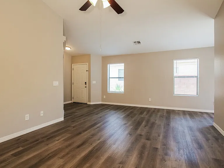 23257 W Cocopah St — Photo 3