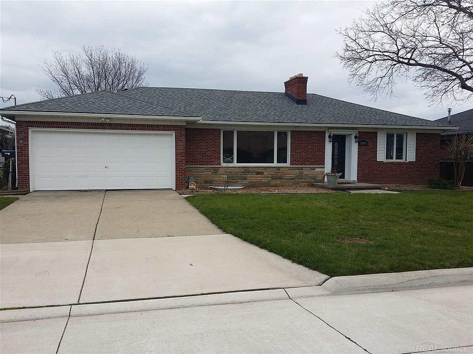 1st image of 22428 Lakecrest St