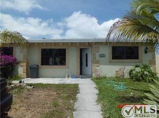 575 Tallulah Rd, Lake Worth, FL 33462