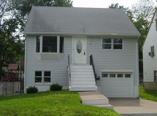 15 Camden Rd, Parsippany, NJ 07054