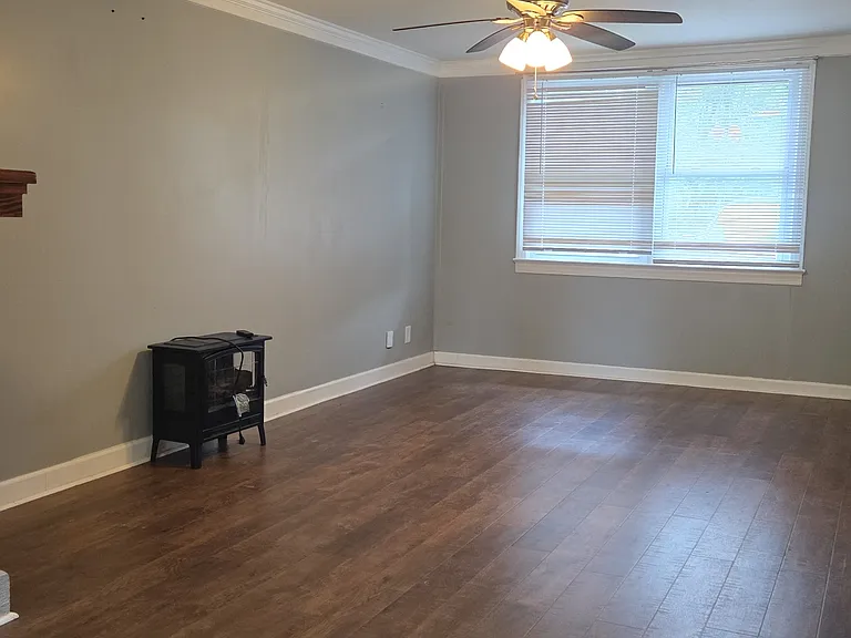 612 Dupont Dr — Photo 13