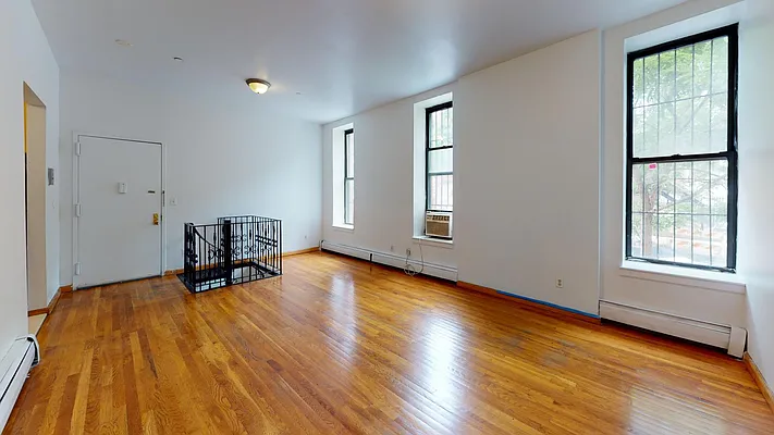 Rented by Bond New York | media 4