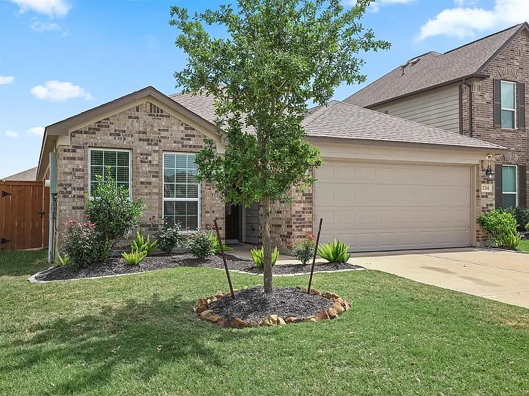 2214 Sand Lily Dr — Photo 3