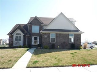 29098 Franklin Cir, Flat Rock, MI 48134