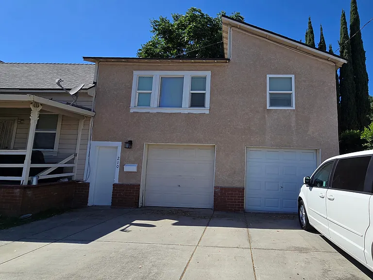 303 N 2nd Ave — Photo 1