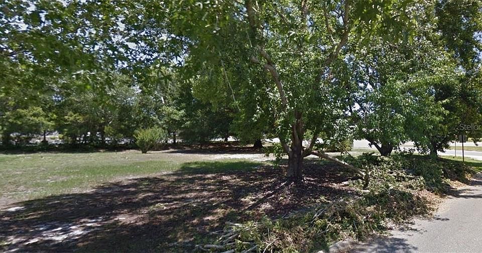 1st image of 4595 Camelot Dr