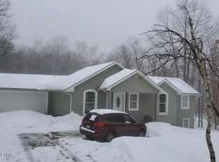 126 Valley View Dr, Albrightsville, PA 18210