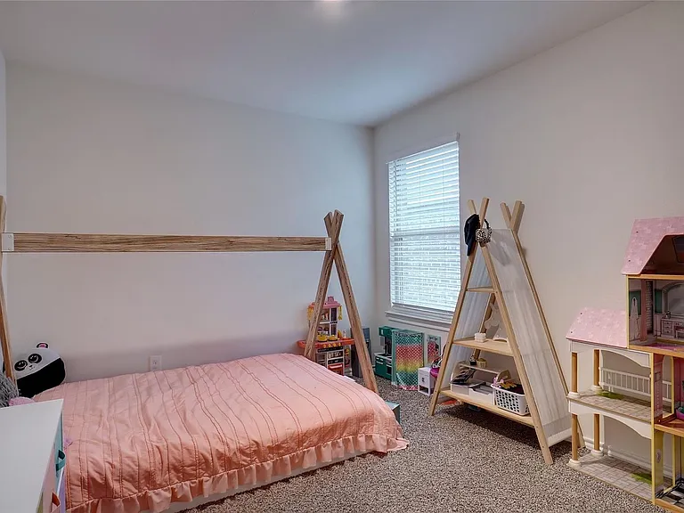 104 Omaha Ln — Photo 19