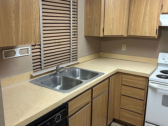 5th image of 310 17th St SE #21b56ebf7