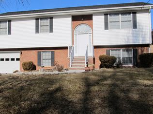 2800 Mud Pike Rd, Christiansburg, VA 24073