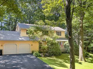 8 Seneca Drive, Averill Park, NY 12018