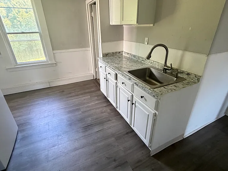 37 Asnuntuck St #2 — Photo 7