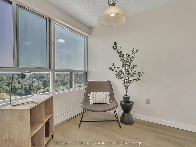 600 Grenfell Dr #1010 — Photo 12