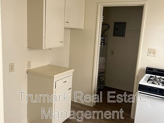 4th image of 1451 E Broadway APT B