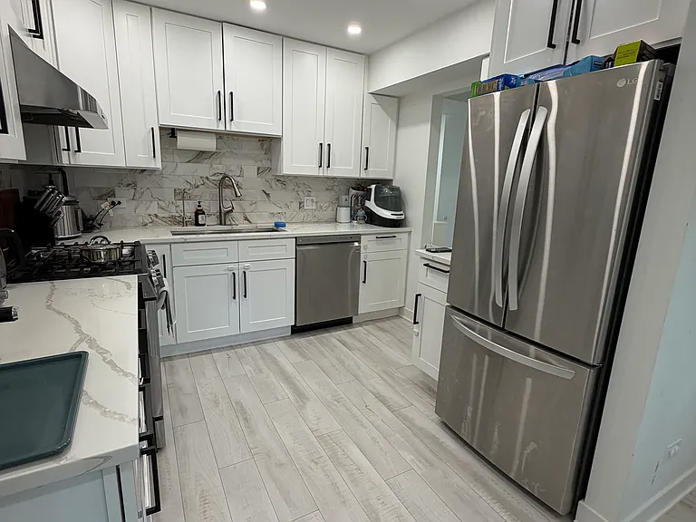 946 Princeton Ct — Photo 2