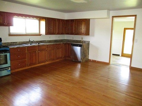4th image of 14874 S 31st St